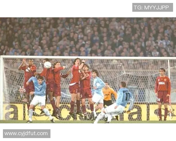 12月足球明星闪耀赛场展现非凡技艺与激情瞬间