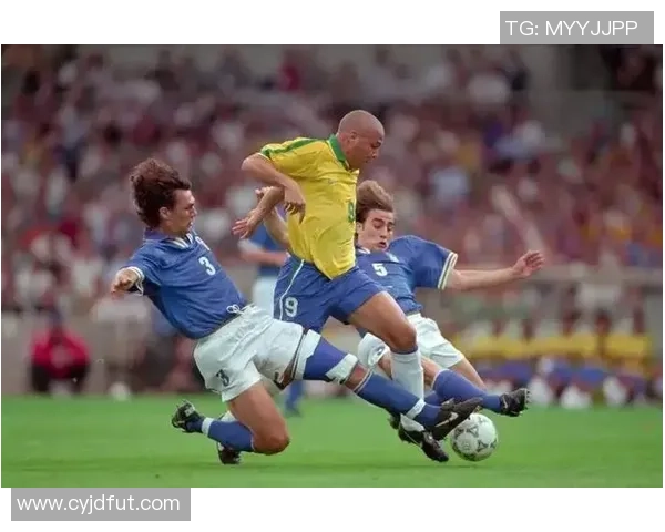 2018年崛起的足球新星们展现才华与潜力的精彩瞬间